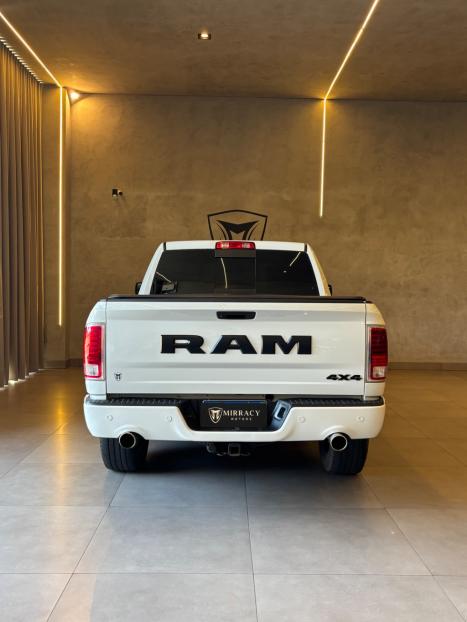RAM Classic 5.7 V8 32V 4P HEMI LARAMIE AUTOM�TICO, Foto 3