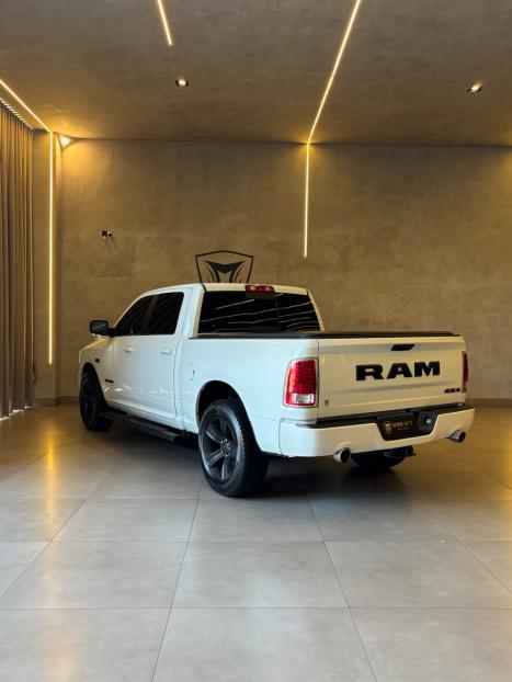 RAM Classic 5.7 V8 32V 4P HEMI LARAMIE AUTOM�TICO, Foto 5