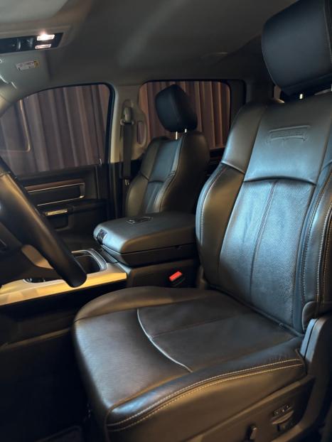 RAM Classic 5.7 V8 32V 4P HEMI LARAMIE AUTOM�TICO, Foto 7