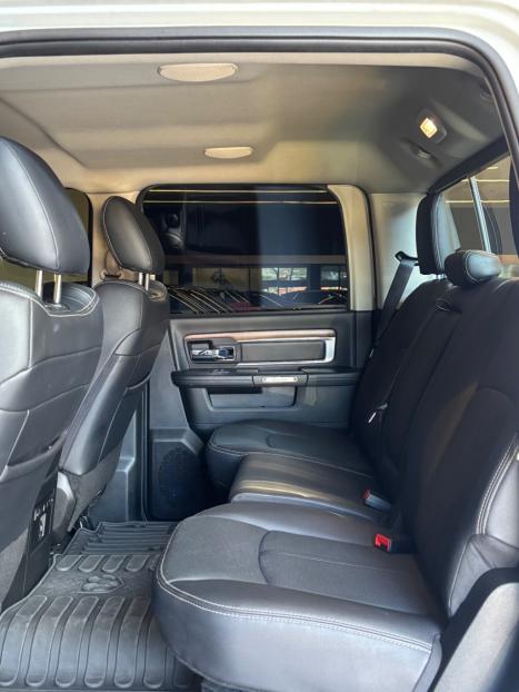 RAM Classic 5.7 V8 32V 4P HEMI LARAMIE AUTOM�TICO, Foto 7