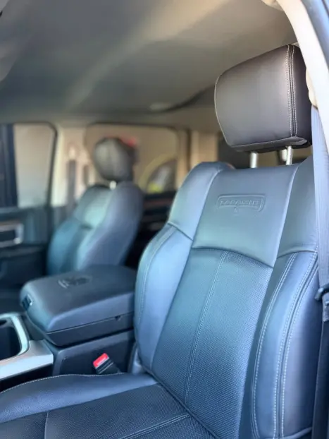 RAM Classic 5.7 V8 32V 4P HEMI LARAMIE AUTOMÁTICO, Foto 16