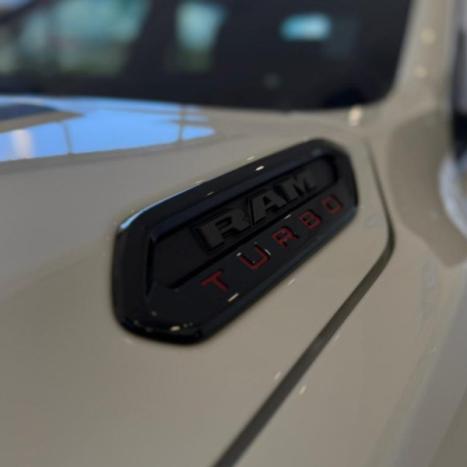 RAM Rampage 2.0 4P HURRICANE 4 TURBO R/T 4X4 AUTOM�TICO, Foto 4
