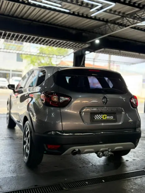 RENAULT Captur 1.3 16V 4P FLEX TCE INTENSE TURBO X-TRONIC AUTOM�TICO CVT, Foto 5