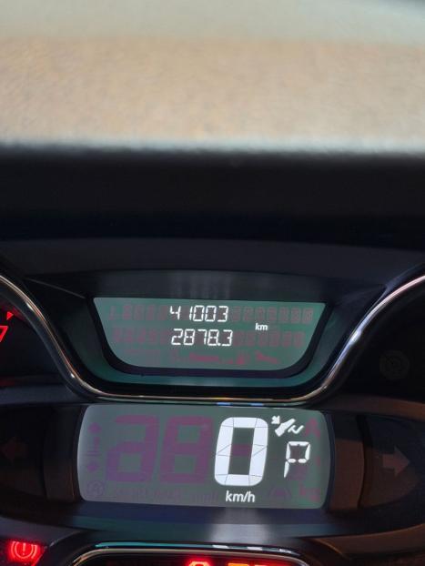 RENAULT Captur 1.3 16V 4P FLEX TCE INTENSE TURBO X-TRONIC AUTOM�TICO CVT, Foto 14