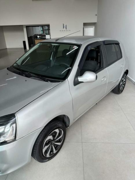 RENAULT Clio Hatch 1.0 16V 4P FLEX EXPRESSION, Foto 2