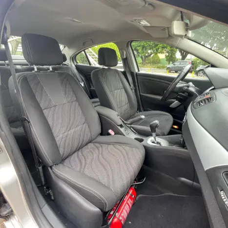 RENAULT Fluence 2.0 16V 4P FLEX DYNAMIQUE AUTOM�TICO, Foto 14