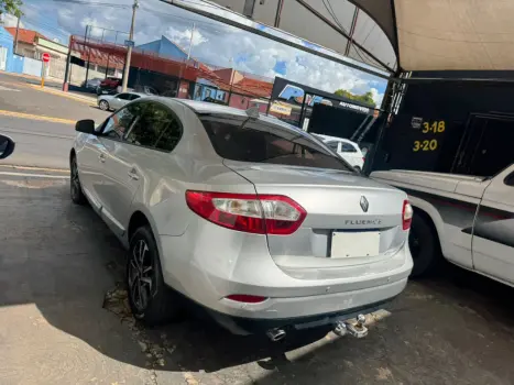 RENAULT Fluence 2.0 16V 4P FLEX DYNAMIQUE AUTOM�TICO, Foto 3