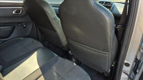 RENAULT Kwid 1.0 12V 4P SCE FLEX OUTSIDER, Foto 5