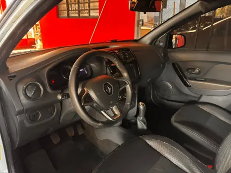 RENAULT Logan 1.0 12V 4P FLEX SCE ZEN, Foto 8