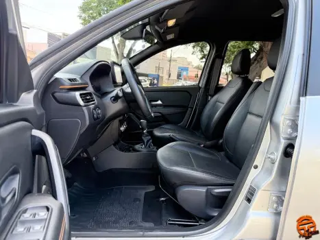 RENAULT Oroch 1.3 16V 4P OUTSIDER TURBO TCe AUTOM�TICO CVT, Foto 13