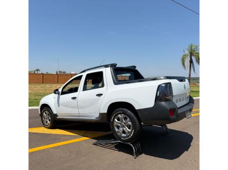 RENAULT Oroch 1.6 16V 4P FLEX INTENSE, Foto 6