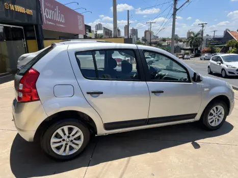 RENAULT Sandero 1.0 16V 4P FLEX EXPRESSION, Foto 2