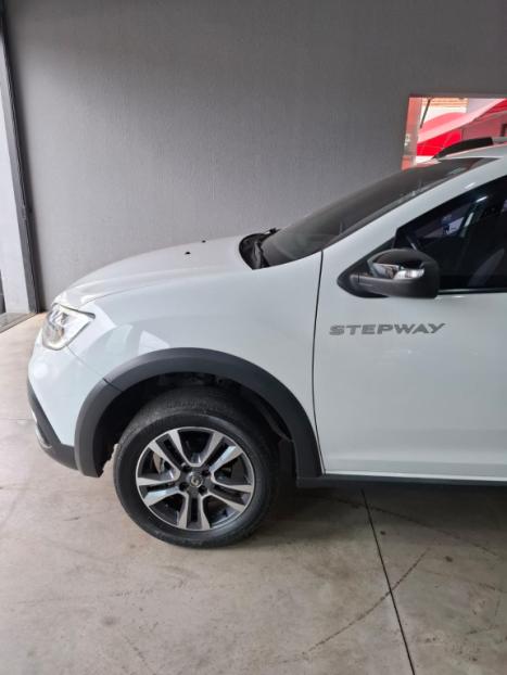 RENAULT Sandero 1.6 16V 4P SCE FLEX STEPWAY ICONIC X-TRONIC AUTOMÁTICO CVT, Foto 11 RENAULT Sandero 1.6 16V 4P SCE FLEX STEPWAY ICONIC X-TRONIC AUTOMÁTICO CVT, Foto 11
