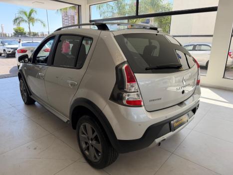 RENAULT Sandero 1.6 16V 4P FLEX SCE STEPWAY INTENSE X-TRONIC AUTOM�TICO CVT, Foto 6