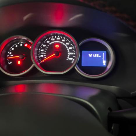 RENAULT Sandero 2.0 16V 4P RS RACING SPIRIT FLEX, Foto 6