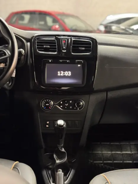 RENAULT Stepway 1.6 16V 4P FLEX SCE DINAMIQUE, Foto 3