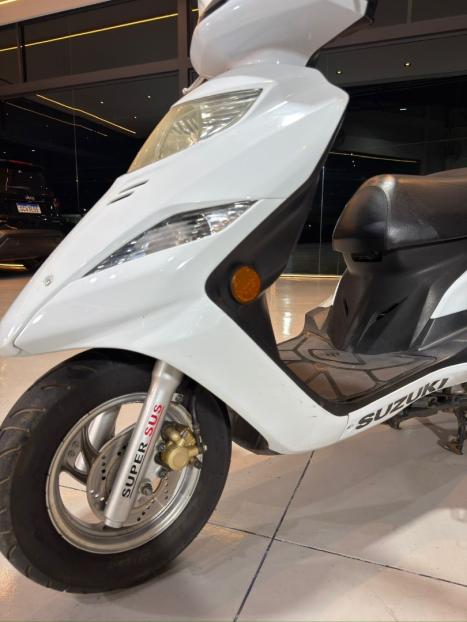 SUZUKI Burgman 125 , Foto 2