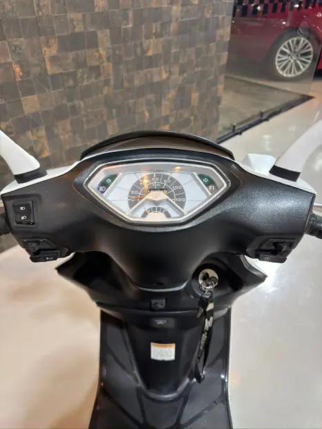 SUZUKI Burgman 125 , Foto 9