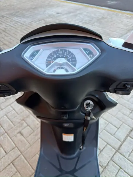 SUZUKI Burgman 125 , Foto 11