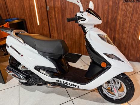 SUZUKI Burgman 125 , Foto 3