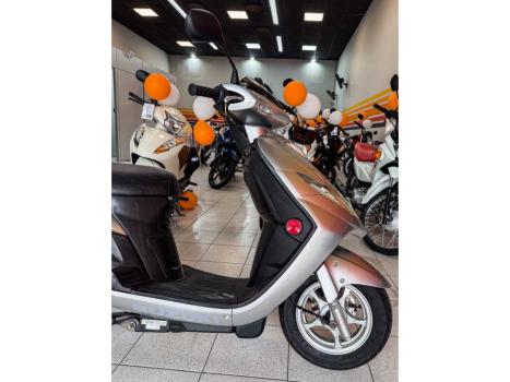 SUZUKI Burgman 125 , Foto 2