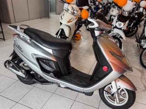 SUZUKI Burgman 125 , Foto 3