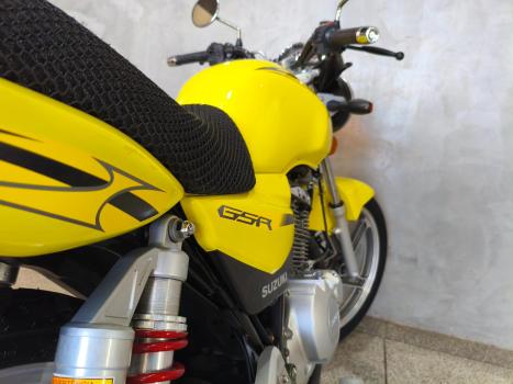 SUZUKI GSR 125 , Foto 11