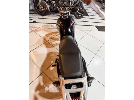 SUZUKI GSR 125 , Foto 10