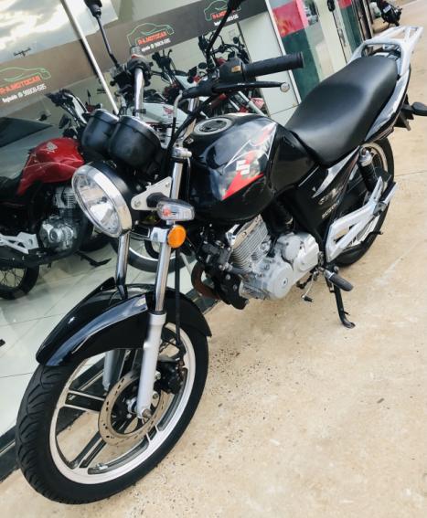 SUZUKI GSR 150 I, Foto 2