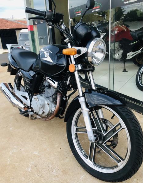 SUZUKI GSR 150 I, Foto 3