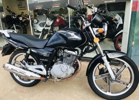 SUZUKI GSR 150 I, Foto 1