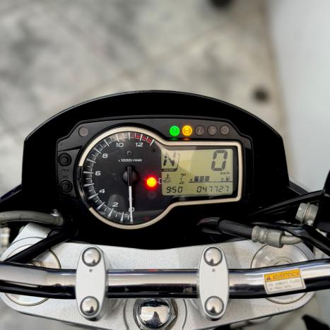 SUZUKI GSR 750 ZA, Foto 5