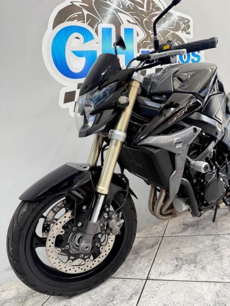 SUZUKI GSR 750 ZA, Foto 6