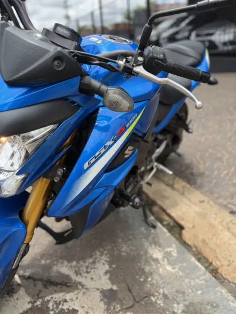 SUZUKI GSX-S 1000 A, Foto 6