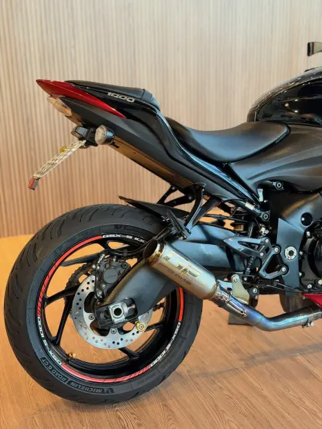 SUZUKI GSX-S 1000 A, Foto 5