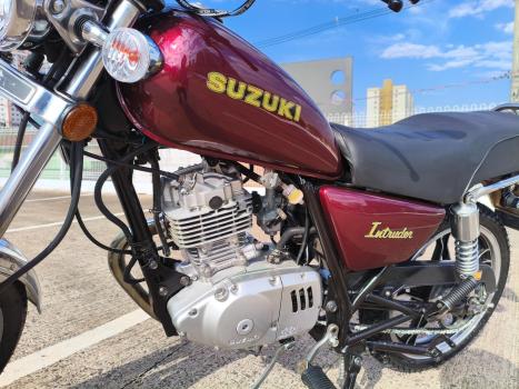 SUZUKI Intruder 125 , Foto 3
