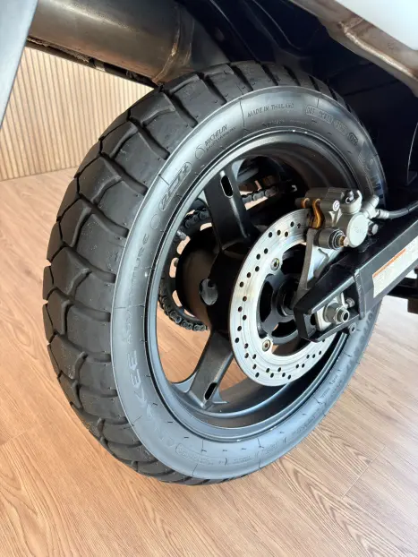 SUZUKI V-Strom DL 1000 , Foto 8