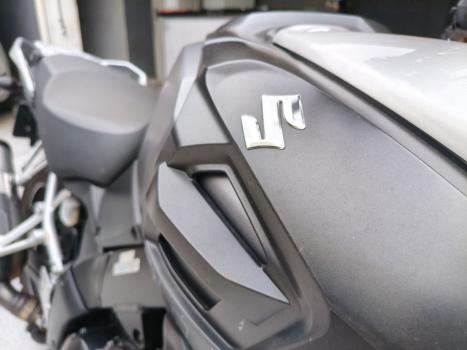 SUZUKI V-Strom DL 1000 , Foto 6