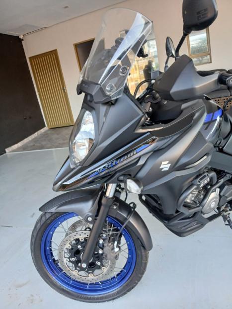SUZUKI V-Strom DL 650 ABS, Foto 2