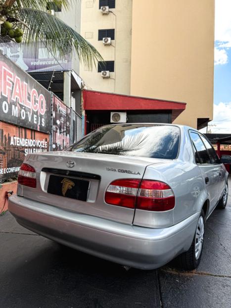 TOYOTA Corolla 1.8 16V 4P XLI, Foto 2