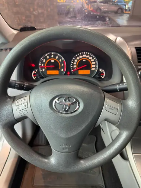 TOYOTA Corolla 1.8 16V 4P XEI, Foto 10