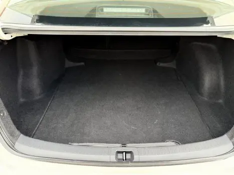 TOYOTA Corolla 2.0 16V 4P FLEX XEI DIRECT SHIFT AUTOMÁTICO CVT, Foto 16 TOYOTA Corolla 2.0 16V 4P FLEX XEI DIRECT SHIFT AUTOMÁTICO CVT, Foto 16