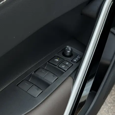 TOYOTA Corolla Cross 2.0 16V 4P FLEX VVT-IE XRE DIRECT SHIFT AUTOM�TICO CVT, Foto 4