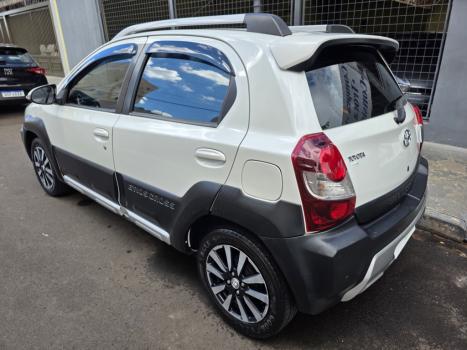TOYOTA Etios Cross 1.5 16V 4P, Foto 3
