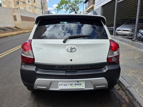 TOYOTA Etios Cross 1.5 16V 4P, Foto 4