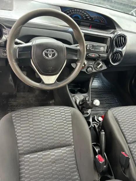 TOYOTA Etios Hatch 1.3 16V 4P FLEX X, Foto 8 TOYOTA Etios Hatch 1.3 16V 4P FLEX X, Foto 8