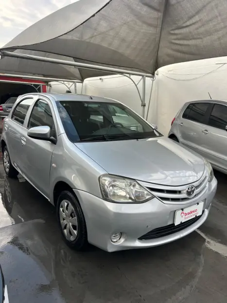 TOYOTA Etios Hatch 1.3 16V 4P FLEX X, Foto 5 TOYOTA Etios Hatch 1.3 16V 4P FLEX X, Foto 5