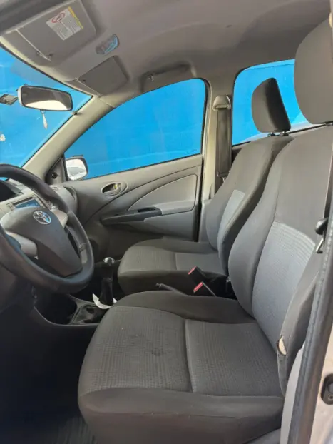 TOYOTA Etios Hatch 1.3 16V 4P FLEX XS, Foto 4