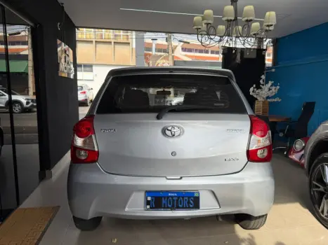 TOYOTA Etios Hatch 1.3 16V 4P FLEX XS, Foto 5