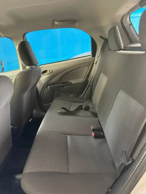 TOYOTA Etios Hatch 1.3 16V 4P FLEX XS, Foto 7